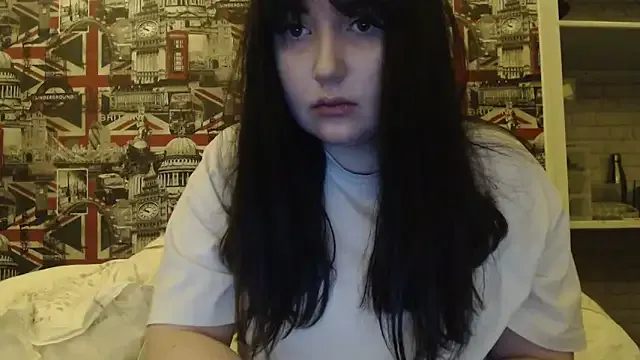 Lynylou — Play with boobs 