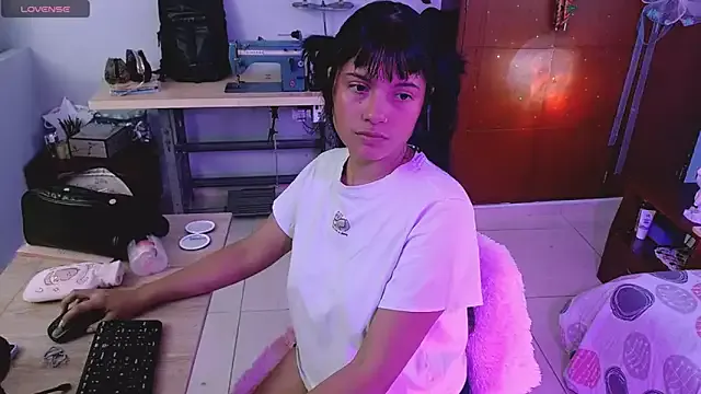 Mattilda_18 — suck dildo close and sloppy 