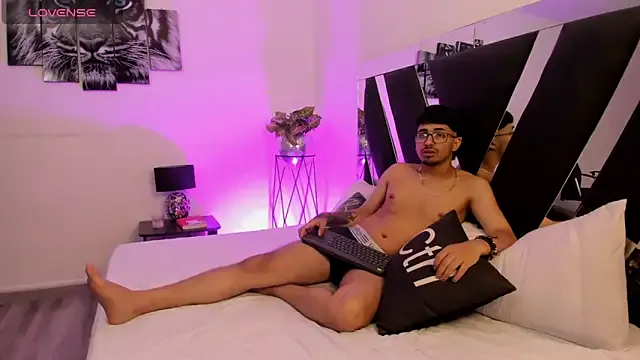 Mia_Iron