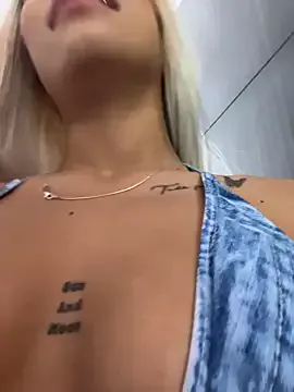 StripChat MystiqueXXX is Freechat MystiqueXXX — MAKE ME CUM