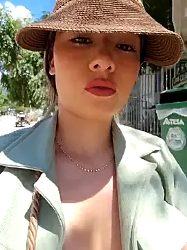 Natasanz on StripChat