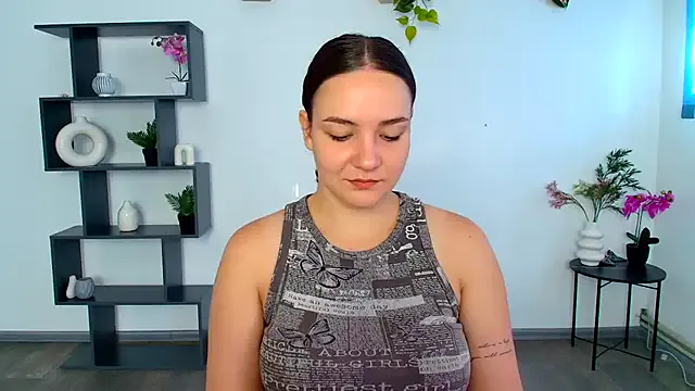 OliviaMontgomery — red dress for 30 min^^
