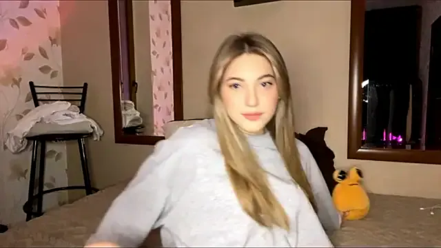 OrethaEredia — Lower my shorts and hip dance