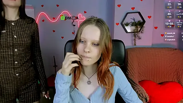 sara_musee on StripChat