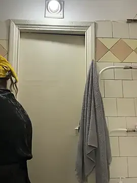 Sara_Slow on StripChat