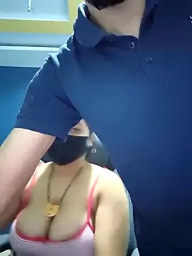 SassyWildCouple — Full Naked Bhabhi In Public [1min]