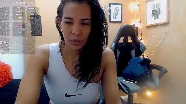 Freechat scarlet-foox on StripChat