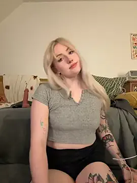 seeunexttuesday on StripChat