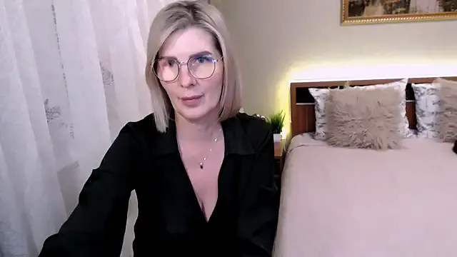 sensualEmilia on StripChat 