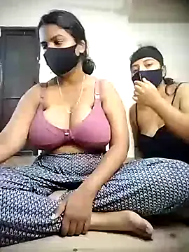 Shreya_kavya — boob oil show
