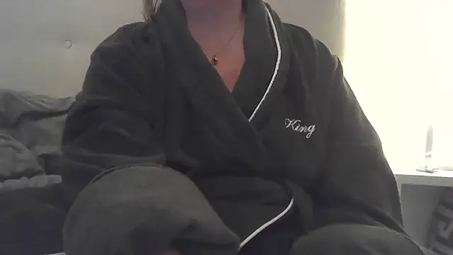 sizha6 — show boobs