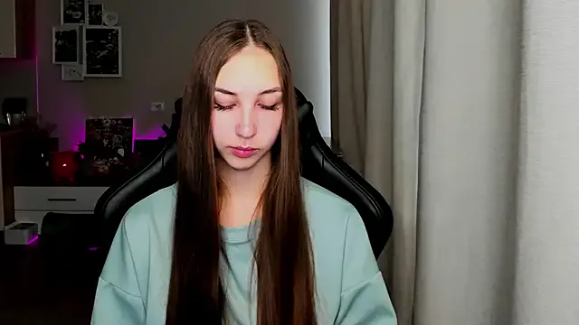 Sm0ly — play with tits