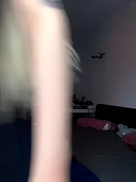 Steffi_Snowbunny — Orgasmus + Dildp