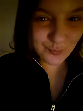 Sweettinydiamond on StripChat