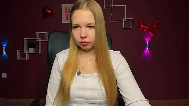 teya_starling — flash boobs