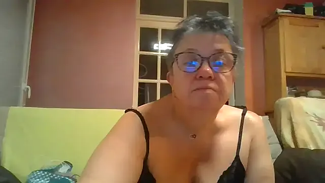 Vandeae44 — mettez moi nue