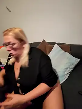 winniess40 — 2 fingers ass