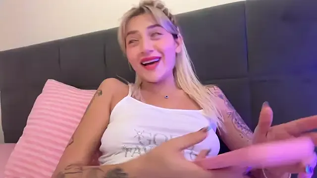 StripChat yaprakmericc is Freechat yaprakmericc — LAST TIPPER LOVENSE CONTROL 5 MIN