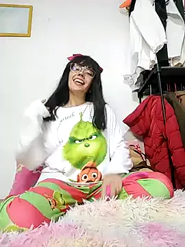 Your-horny-petite — flash boobs