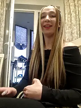 yourfavcouple_ — TOUCH HER ASS