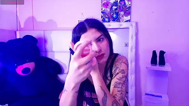 _Emily1 from StripChat is Freechat