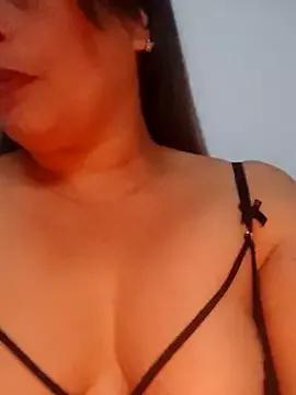Try the hottest girls free webcams as they get au naturel and get naked fulfilling your nuttiest whims.