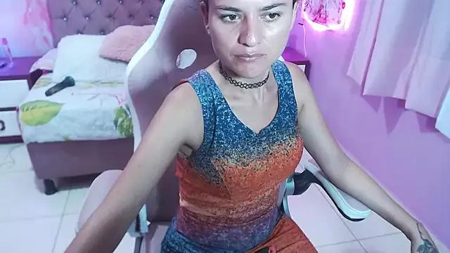 Try the hottest girls free webcams as they get au naturel and get naked fulfilling your nuttiest whims.