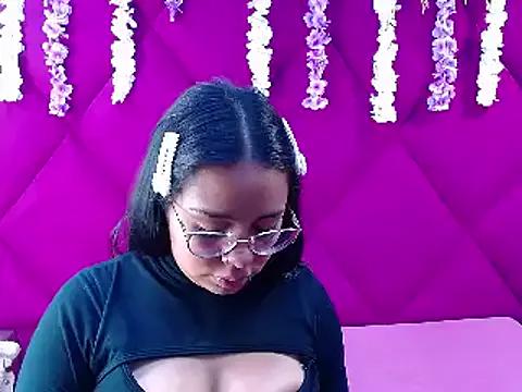 _Violeta_18 from StripChat is Freechat