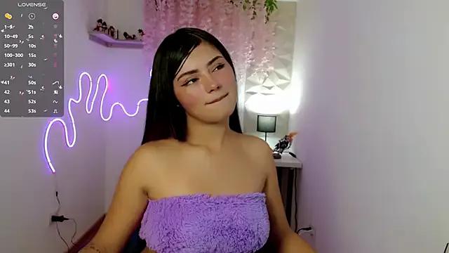 alexxandra_moon from StripChat is Freechat