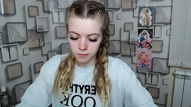 AliceFlirtt_ from StripChat is Freechat
