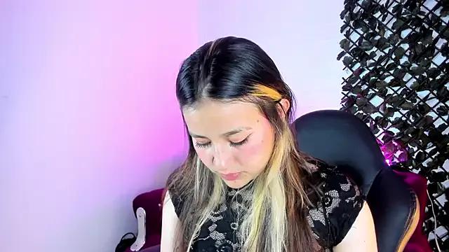 Aliiceyong from StripChat