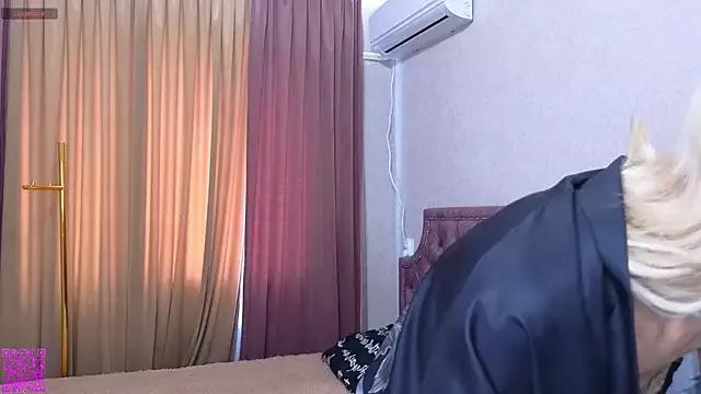 AmarielQueen from StripChat is Freechat
