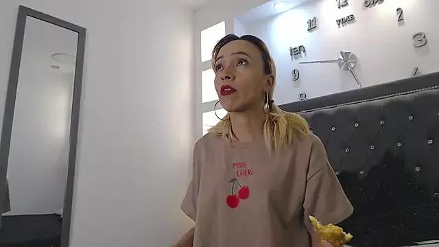 Anaa_Mariaa from StripChat is Freechat
