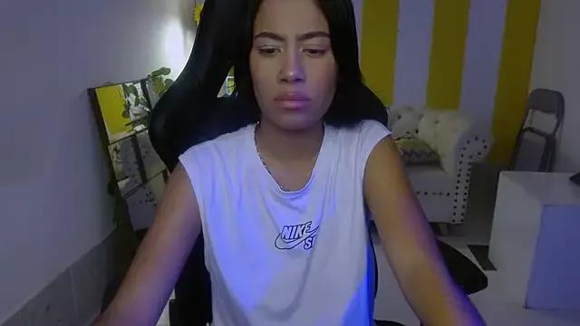 angelina_tompson from StripChat is Freechat