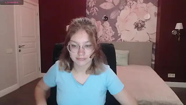 AngelinaLow from StripChat is Freechat
