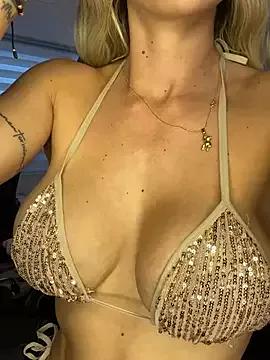Try the hottest girls free webcams as they get au naturel and get naked fulfilling your nuttiest whims.