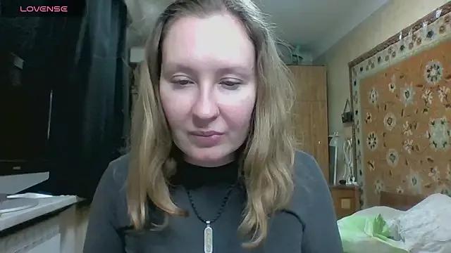 AnnaXLovers from StripChat is Freechat