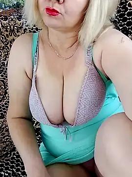 Try the hottest girls free webcams as they get au naturel and get naked fulfilling your nuttiest whims.