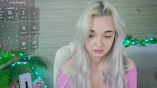 Ashley_S from StripChat is Freechat
