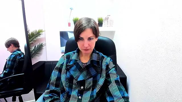 Try the hottest girls free webcams as they get au naturel and get naked fulfilling your nuttiest whims.
