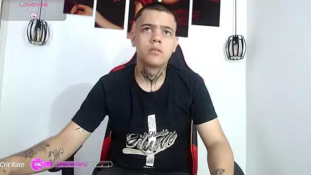 azael_horny_latin from StripChat