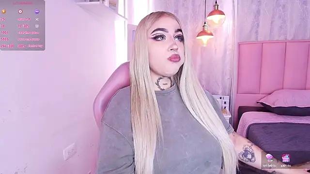 Try the hottest girls free webcams as they get au naturel and get naked fulfilling your nuttiest whims.