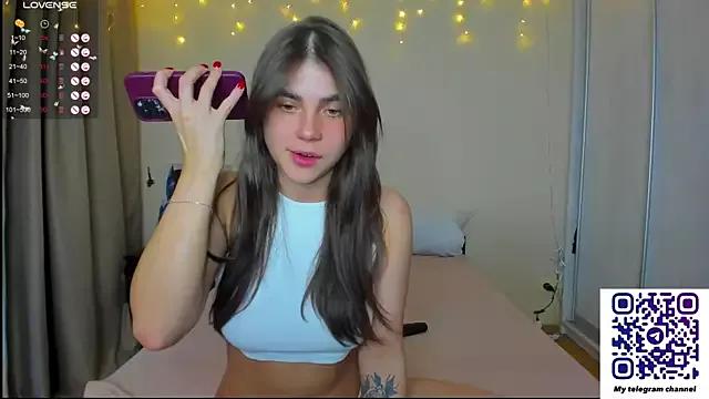 Bella_Foryou from StripChat is Freechat