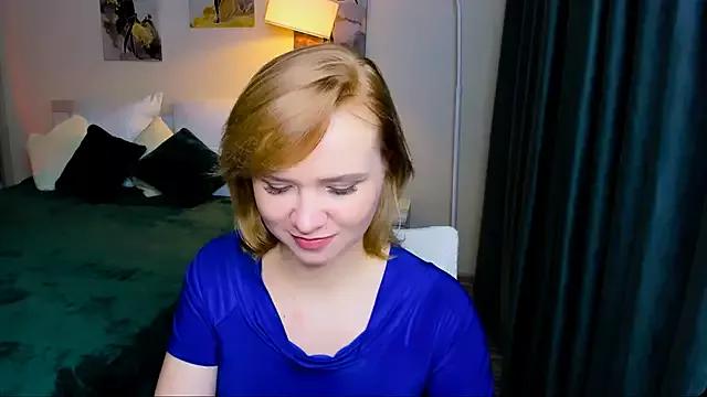 BellaSmitss from StripChat is Freechat