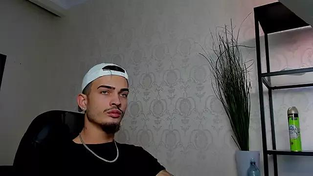 BrandonTate from StripChat is Freechat