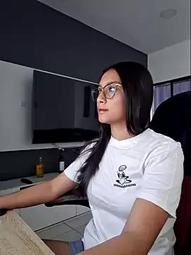 Camila_Vescari from StripChat is Freechat