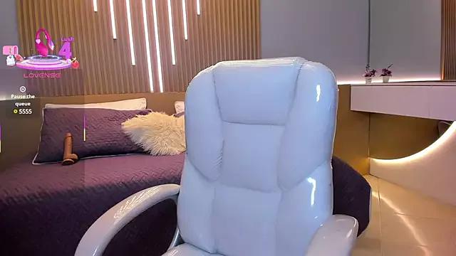 Camile_cute from StripChat is Freechat