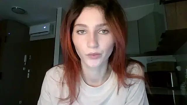 CarmelinaShow from StripChat is Freechat