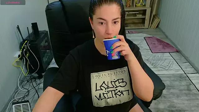 CarrieSquirt from StripChat