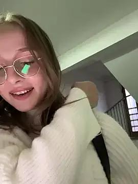 CaseyStar from StripChat is Freechat